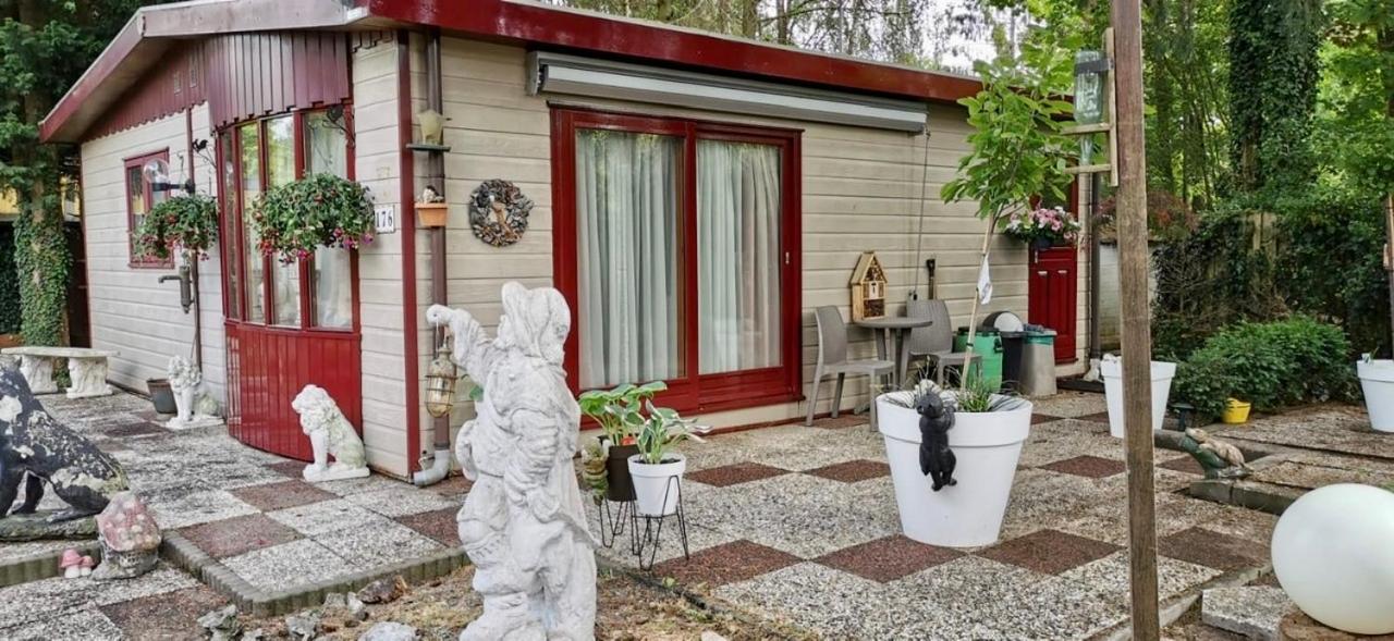 Retro Relax Resort Midden In Het Bos Op De Veluwe In Putten Exteriör bild