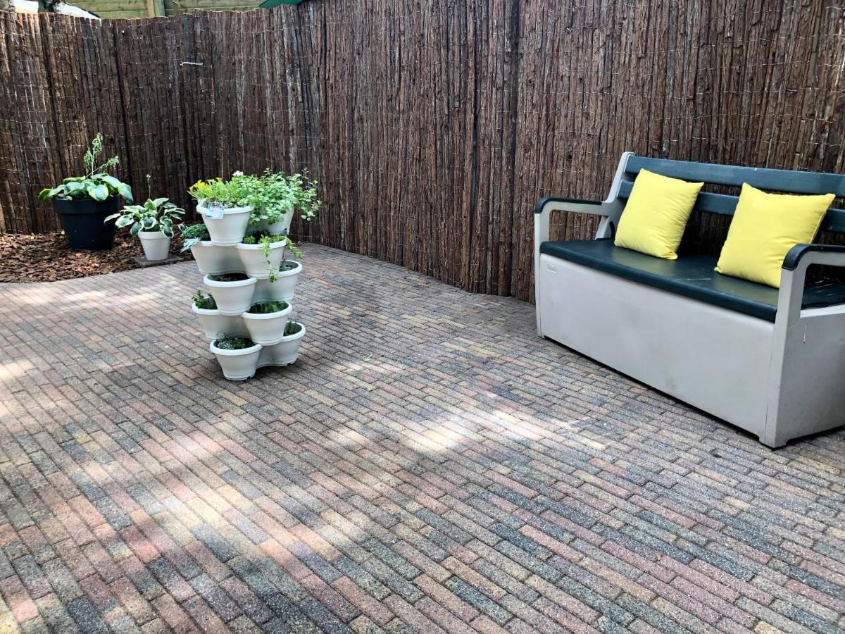 Retro Relax Resort Midden In Het Bos Op De Veluwe In Putten Exteriör bild