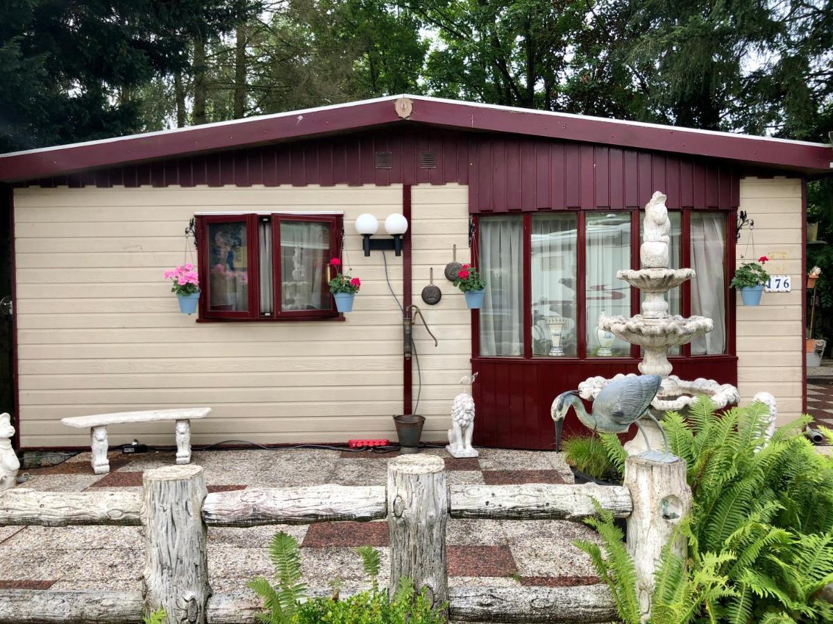 Retro Relax Resort Midden In Het Bos Op De Veluwe In Putten Exteriör bild