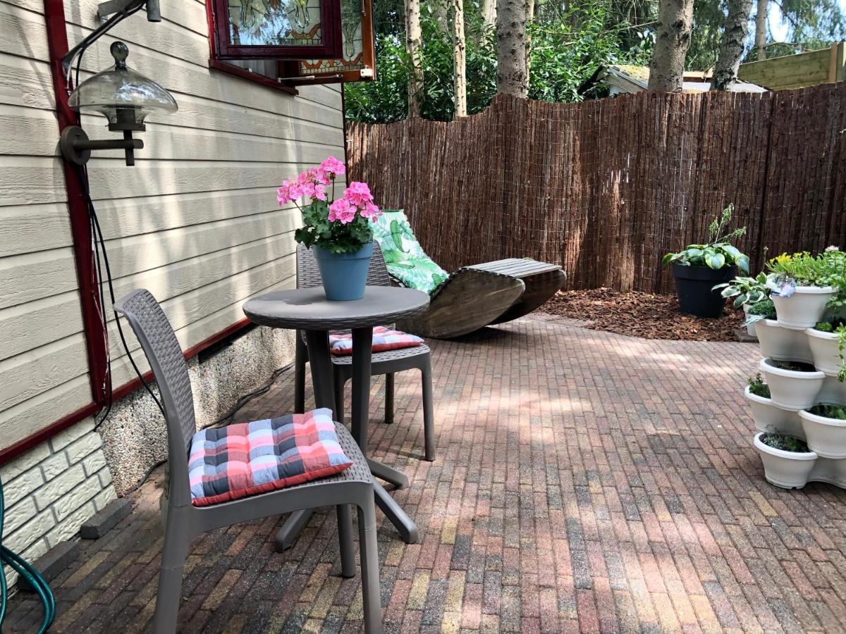 Retro Relax Resort Midden In Het Bos Op De Veluwe In Putten Exteriör bild