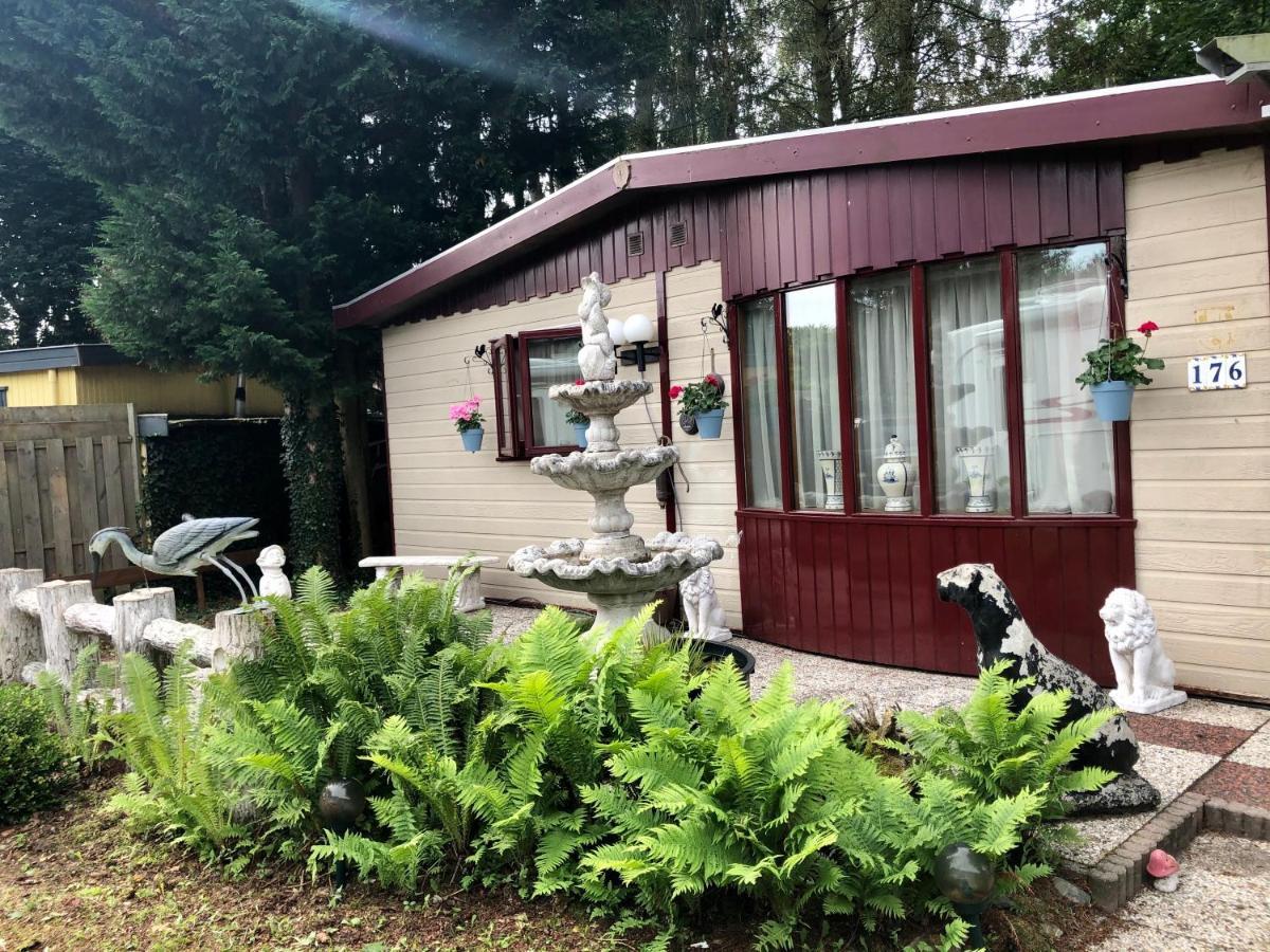 Retro Relax Resort Midden In Het Bos Op De Veluwe In Putten Exteriör bild